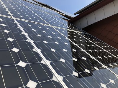 Eine mit LDT Dosatron gereinige Solaranlage